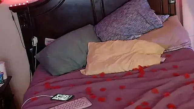 oypo – webcam model profile photo Image 15