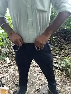 roouse – webcam model profile photo Image 13