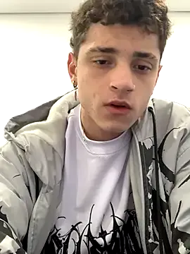 oypo – webcam model profile photo Image 10