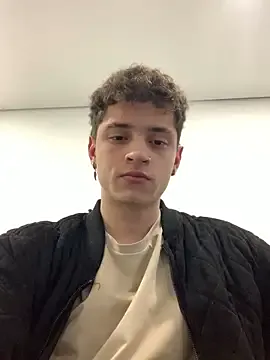 oypo – webcam model profile photo Image 11