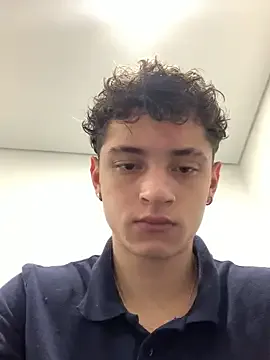 oypo – webcam model profile photo Image 3