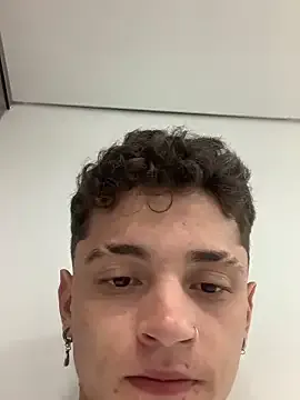 oypo – webcam model profile photo Image 4