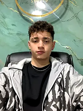 oypo – webcam model profile photo Image 6