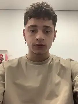 oypo – webcam model profile photo Image 8