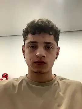 oypo – webcam model profile photo Image 9