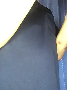 dirtypub – webcam model profile photo Image 3