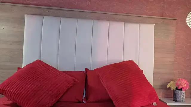 NANA_7 – webcam model profile photo Image 2