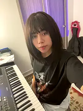 zui_lu – webcam model profile photo Image 9