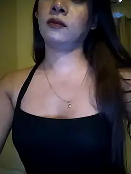 roouse – webcam model profile photo Image 15