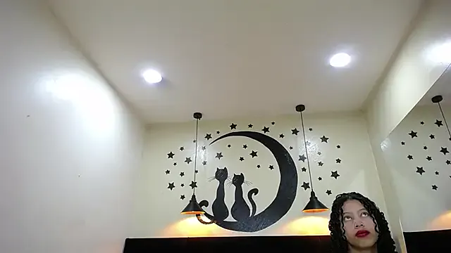LaraCharm – webcam model profile photo Image 3