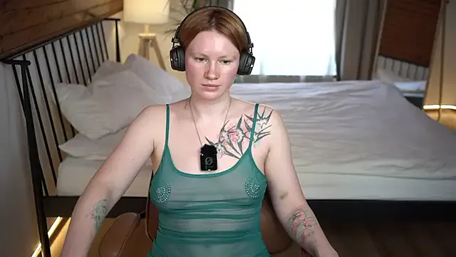 AkaneiroDemon – webcam model profile photo