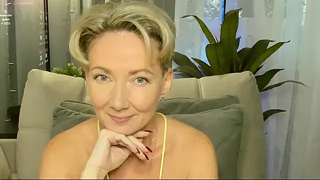 Megu_Melon – webcam model profile photo Image 12