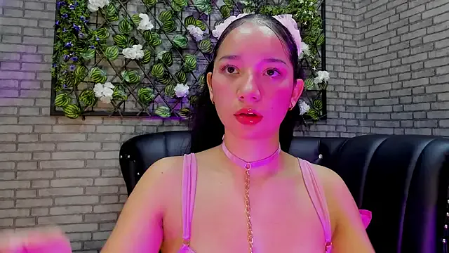 GiaHarts – webcam model profile photo Image 3