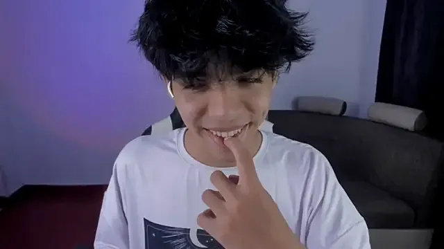 seraphine23 – webcam model profile photo Image 12