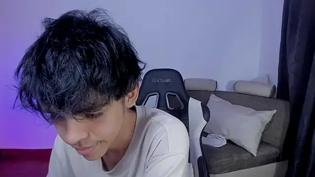 seraphine23 – webcam model profile photo Image 16