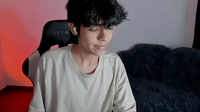 seraphine23 – webcam model profile photo Image 3