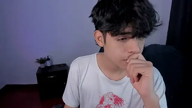 seraphine23 – webcam model profile photo Image 6