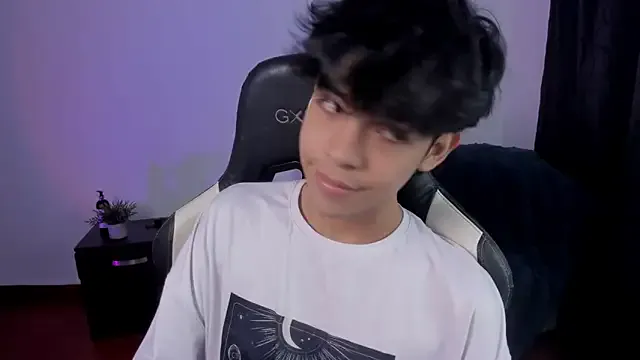 seraphine23 – webcam model profile photo Image 7