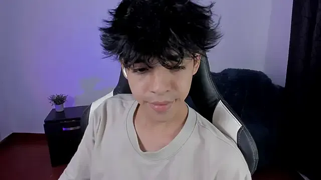 seraphine23 – webcam model profile photo Image 8