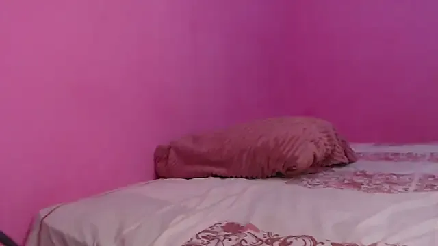 _Alicee_1 – webcam model profile photo Image 9