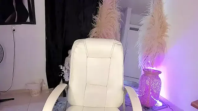 NinnaSalvatore – webcam model profile photo Image 15