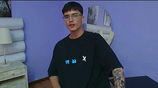 hina_porn – webcam model profile photo Image 11