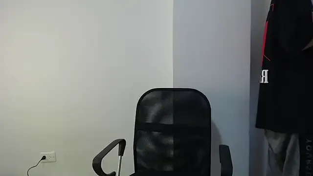 hina_porn – webcam model profile photo Image 18