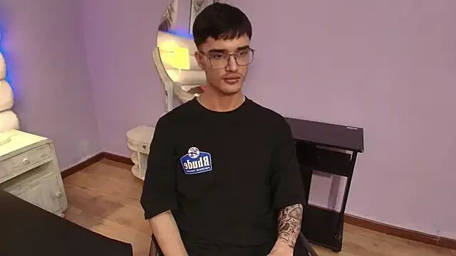 hina_porn – webcam model profile photo Image 2