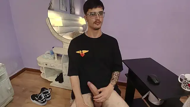 hina_porn – webcam model profile photo Image 6