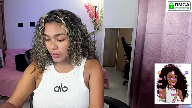 LT-333 – webcam model profile photo Image 2