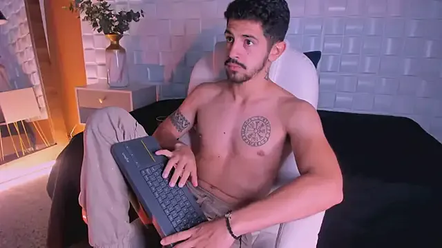 AlejandroStormm Image 6