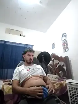 oypo – webcam model profile photo Image 5