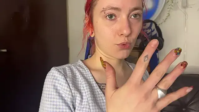 zui_lu – webcam model profile photo Image 3