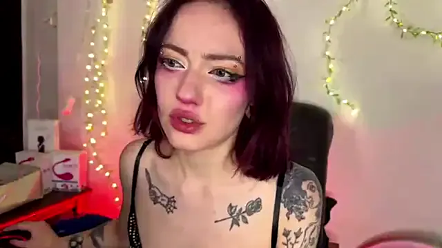 zui_lu – webcam model profile photo Image 8