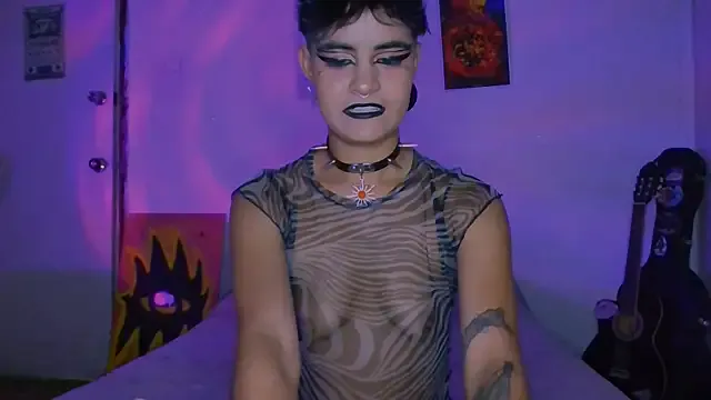  – webcam model profile photo Image 7