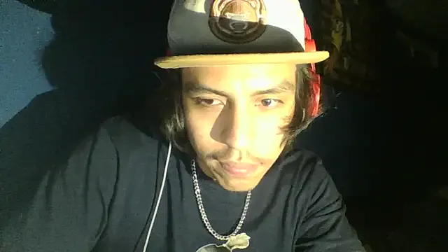 roouse – webcam model profile photo Image 11