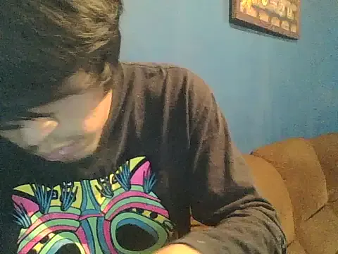 roouse – webcam model profile photo Image 4