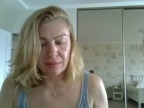 SUI-Strong – webcam model profile photo Image 4