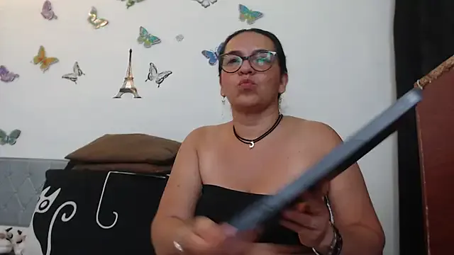 _Alicee_1 – webcam model profile photo Image 12