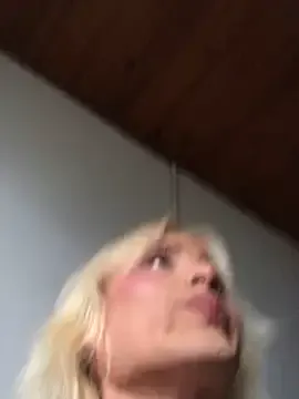 school_ch – webcam model profile photo Image 3