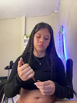 roouse – webcam model profile photo Image 5