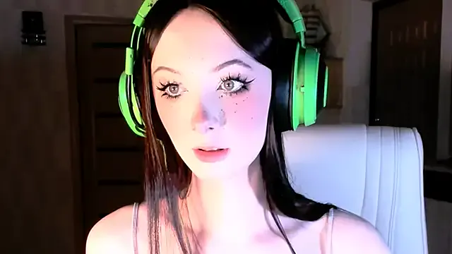 HotBella- – webcam model profile photo Image 2