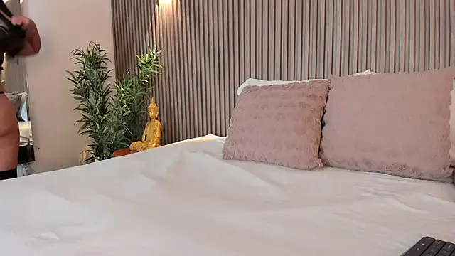 RollDolls – webcam model profile photo Image 8