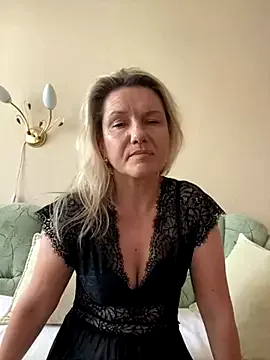maataaan – webcam model profile photo Image 3