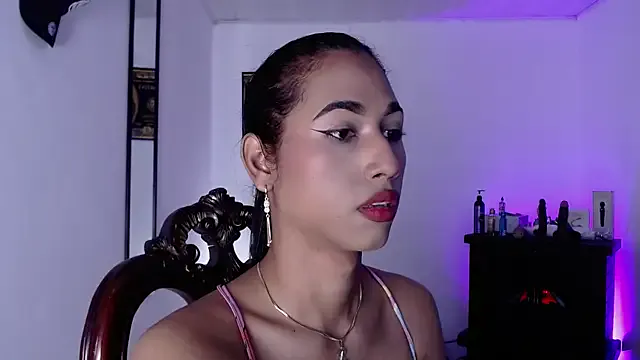 Awesomelusty – webcam model profile photo Image 15