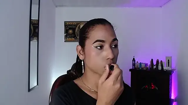 Awesomelusty – webcam model profile photo Image 16