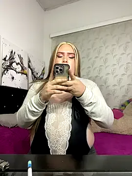 _Alice_1 – webcam model profile photo Image 4