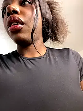 oypo – webcam model profile photo Image 11