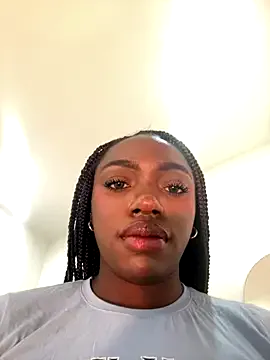 oypo – webcam model profile photo Image 14