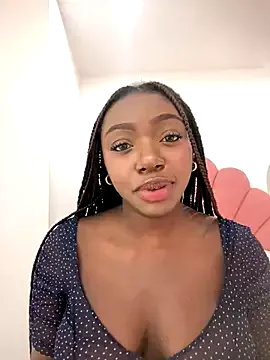 oypo – webcam model profile photo Image 18